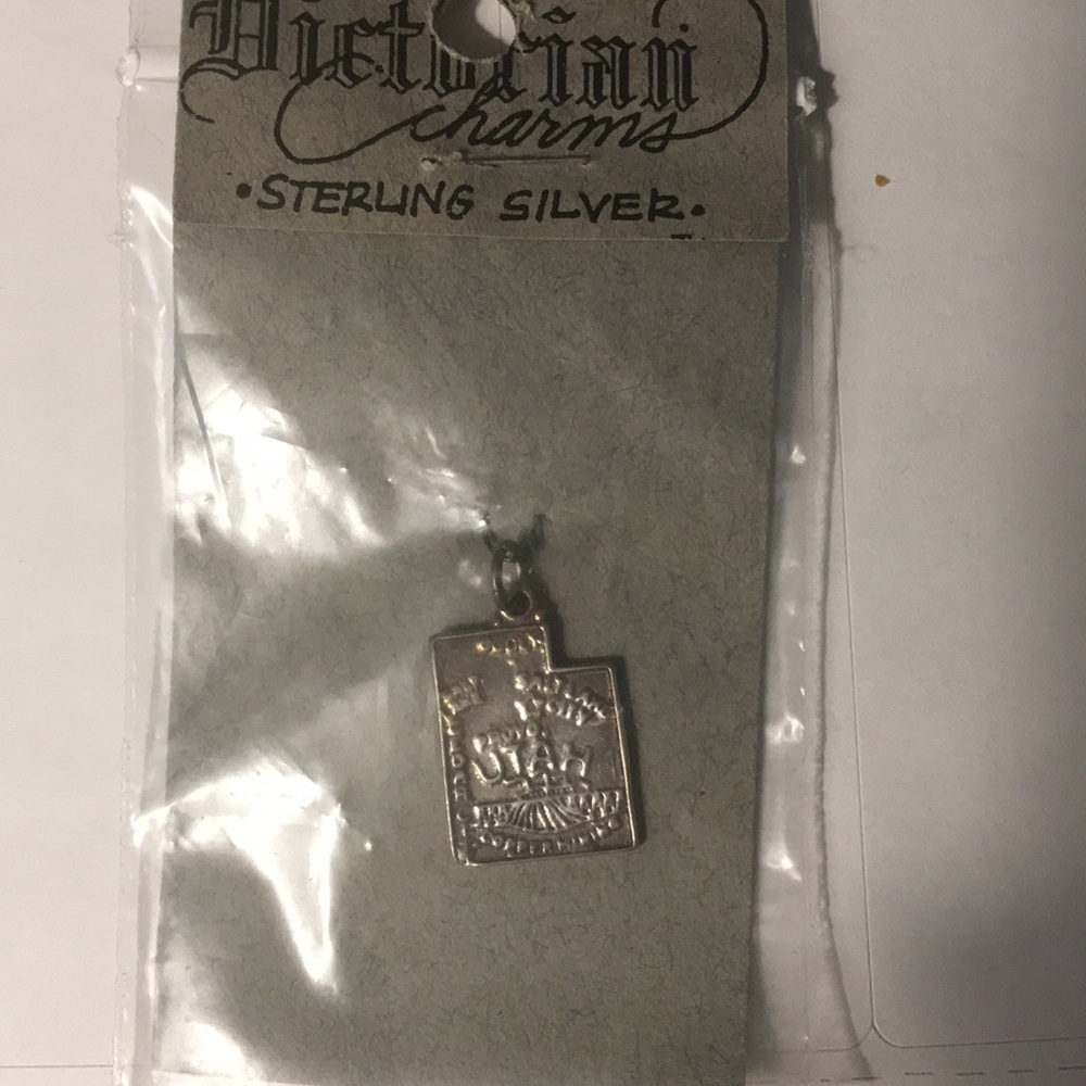 Utah State Charm marked 925 Sterling Silver